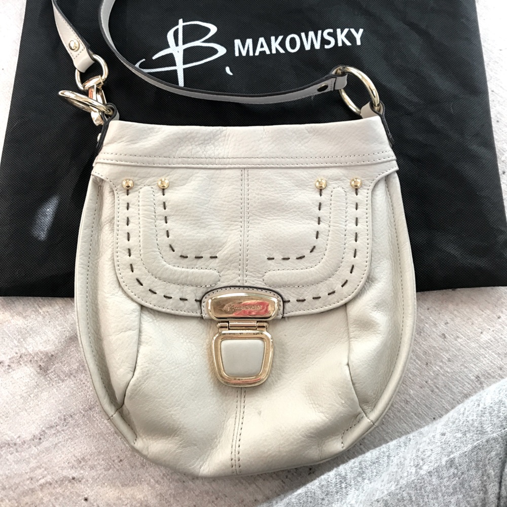 B. Makowsky cross body leather purse- used